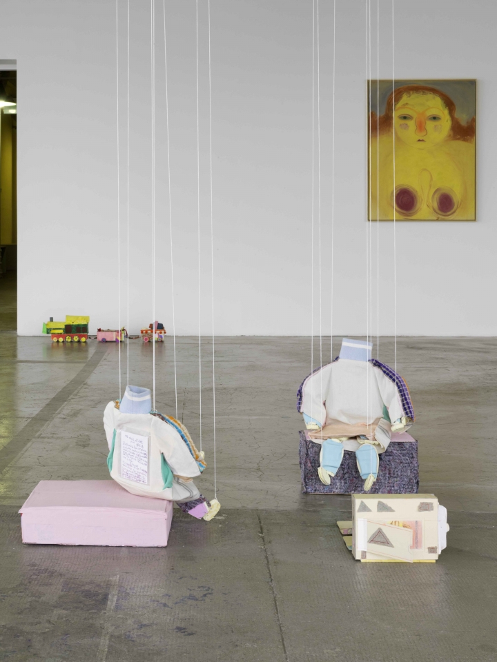 LE CRÉDAC — J'aime le rose pâle et les femmes ingrates, Group show